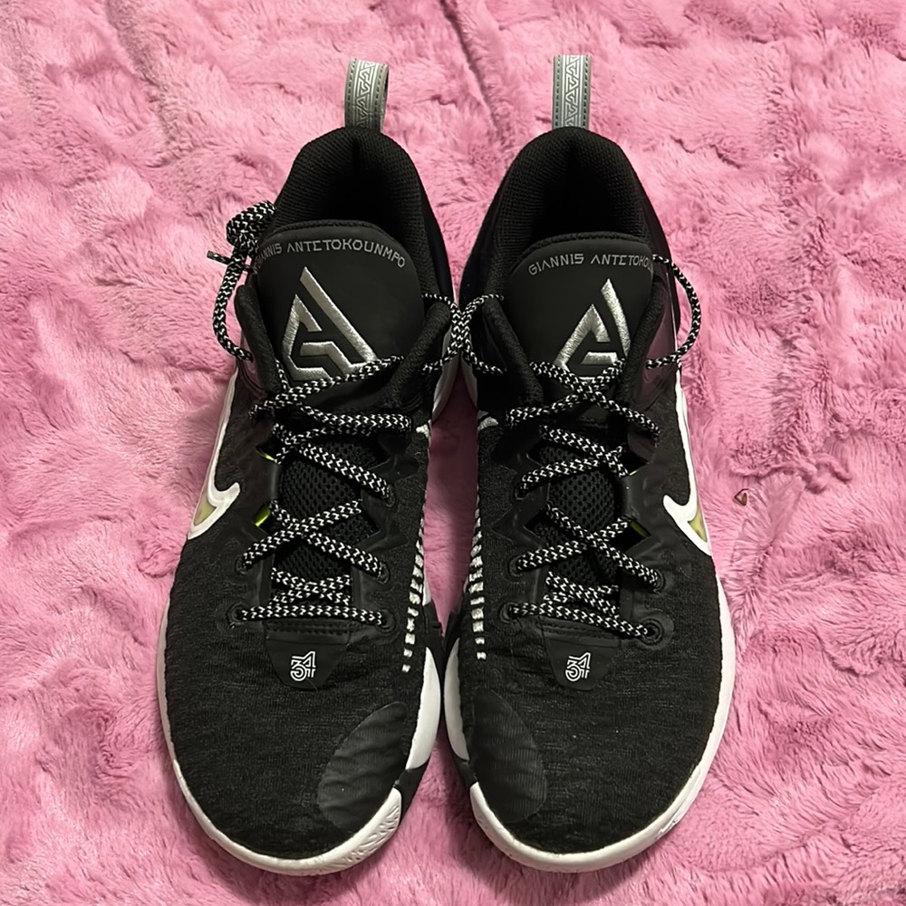 Nike Giannis Antetokounmpo Immortality Basketball Shoes men’s size 10 VGUC
